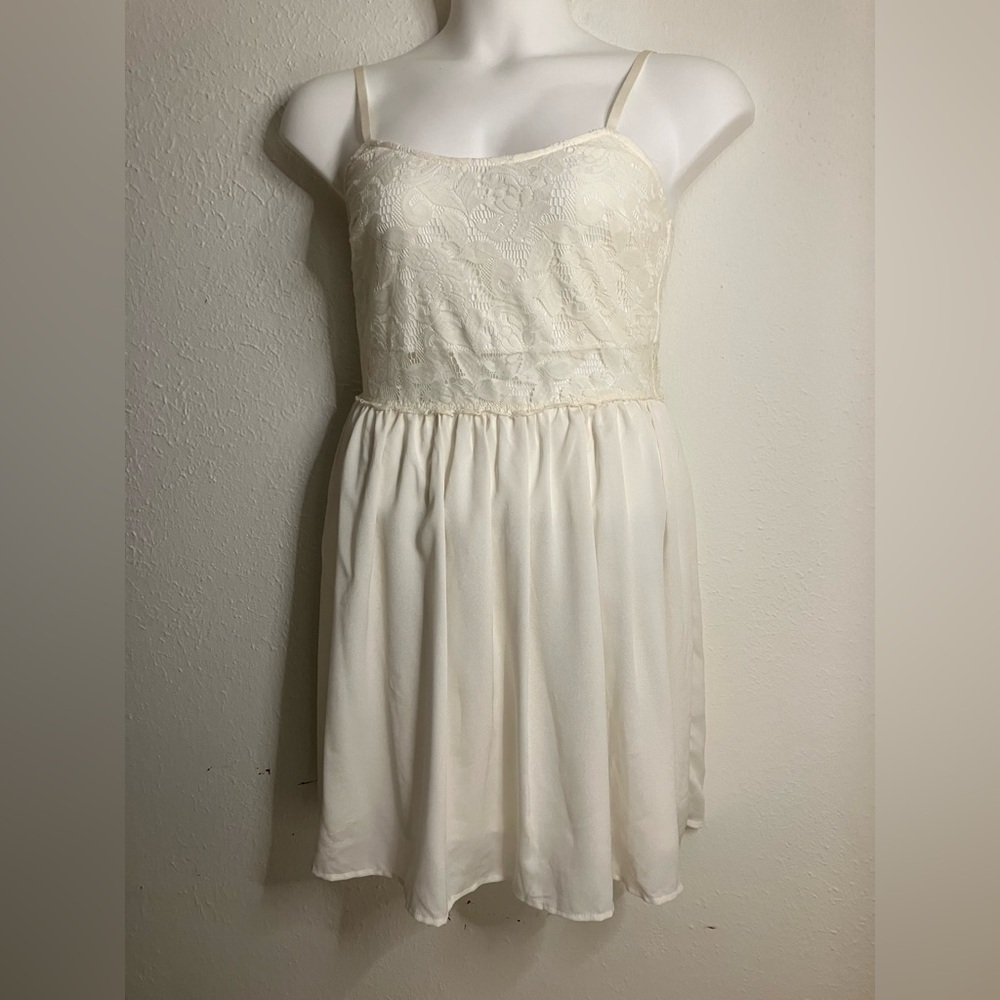 NWT Arden B  Ivory Lace Overlay Spaghetti Straps  Light Flowy Size L